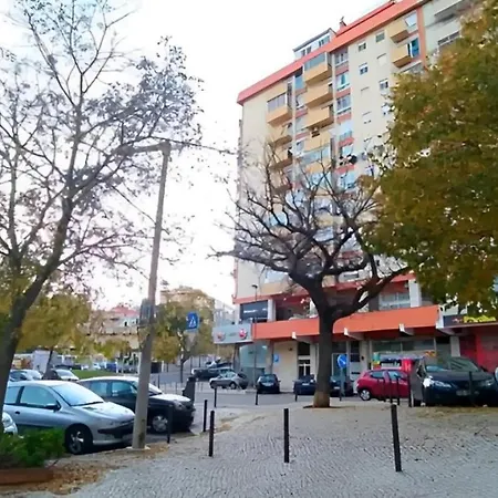 Private In Shared - Shared Bathroom And Dog Friendly منزل للإقامة Lisboa