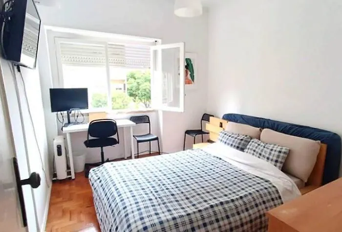 Private In Shared - Shared Bathroom And Dog Friendly * Lisboa