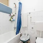 Private In Shared - Shared Bathroom And Dog Friendly Lissabon